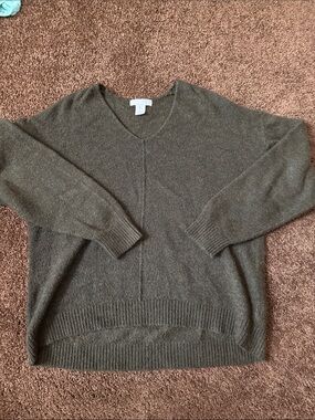 H&M V-Neck Sweater in Olive Green